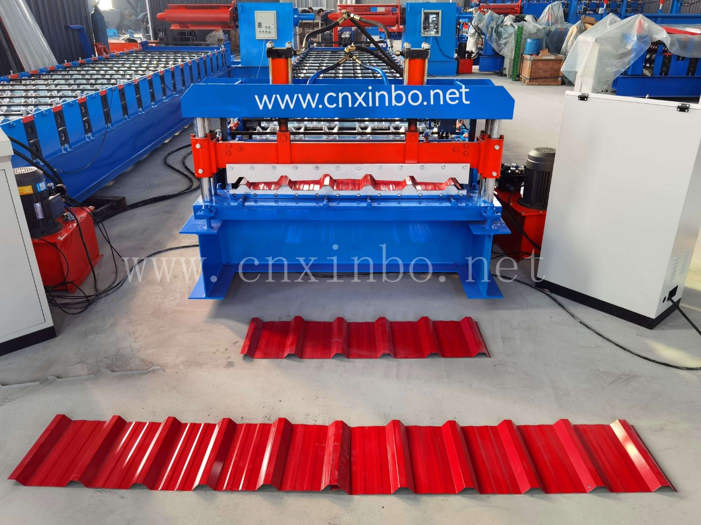 Roof wall panel roll forming machine