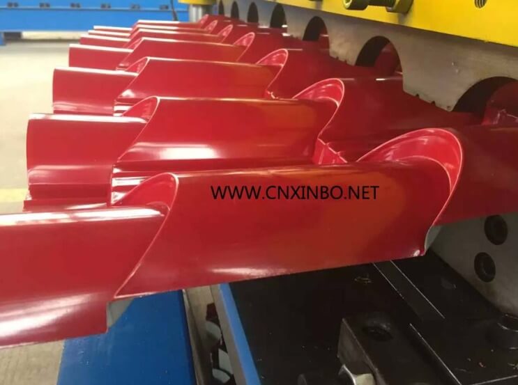 Roof ridge tile forming machine
