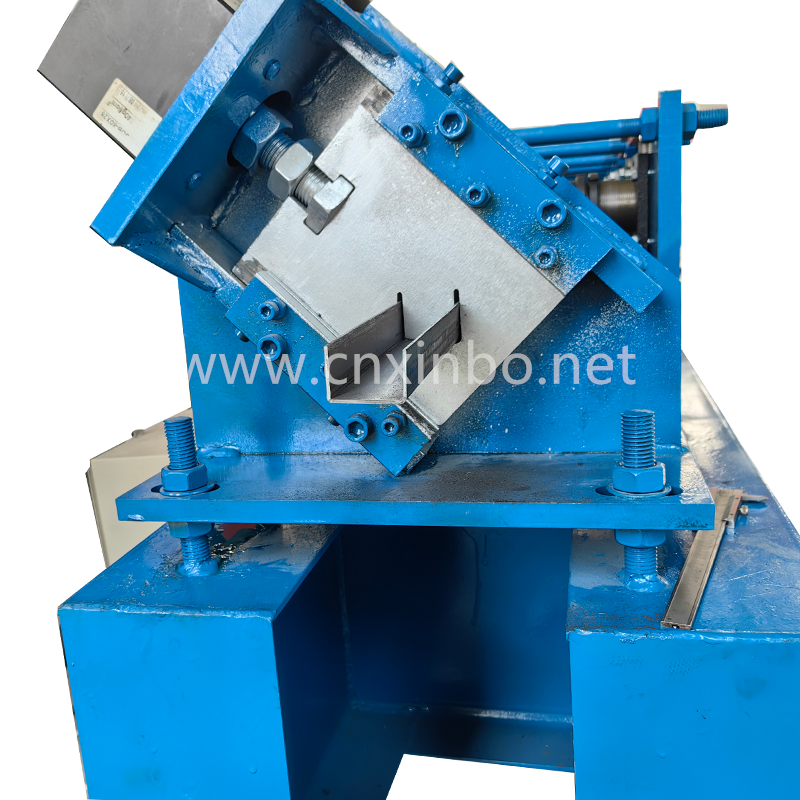 U channel rolling forming machine