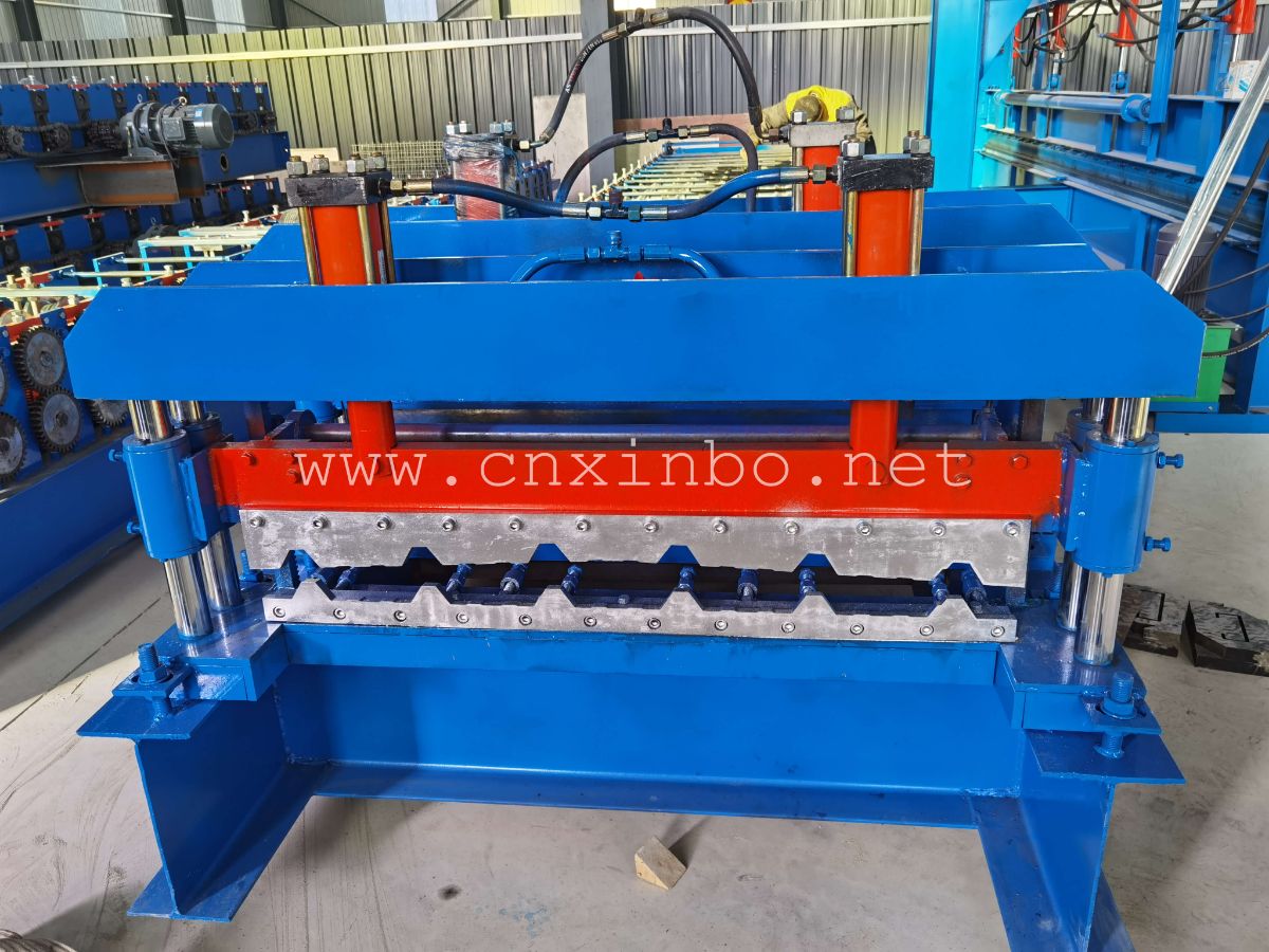 roof glazed tile roll forming machine  color steel Ridge tile machine Steel panel glazed tile Tile press machine