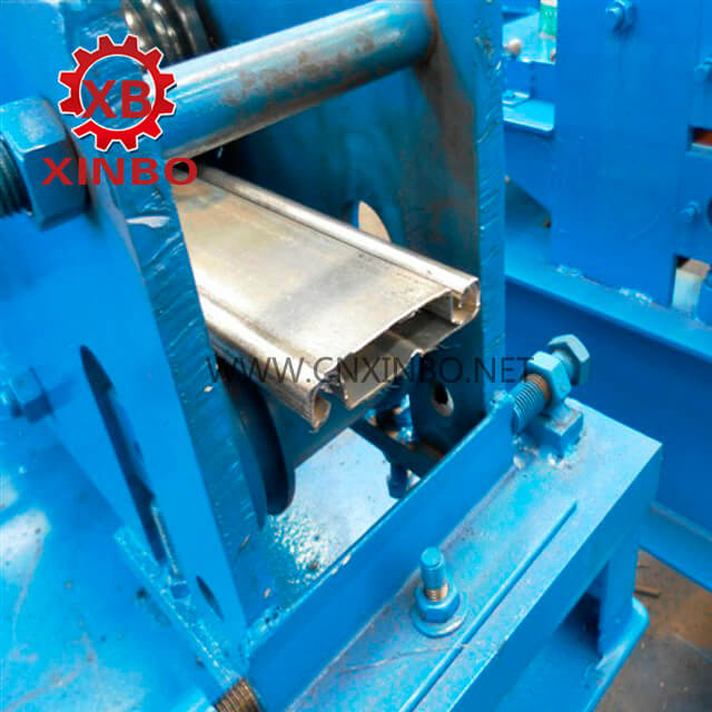 High quality metal rolling shutter machine