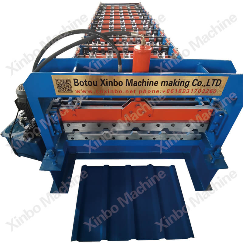 Trapezoidal roof panel roll forming machine