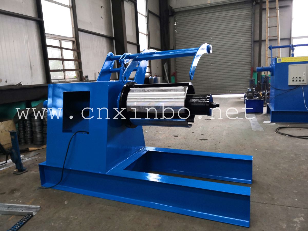 Metal sheet slitting cutting machine