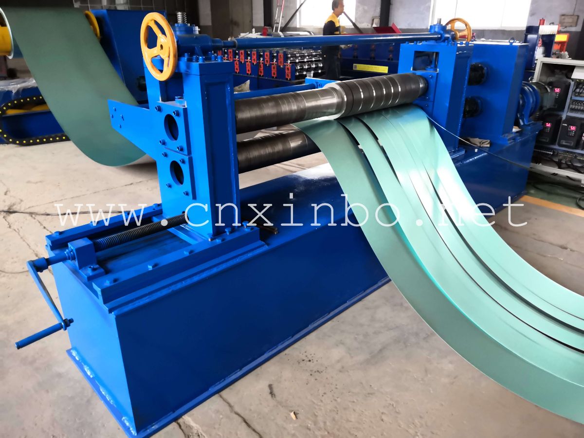 Metal sheet slitting cutting machine