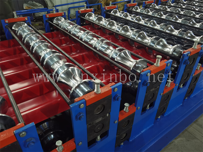 Double layer roof sheet roll forming machine