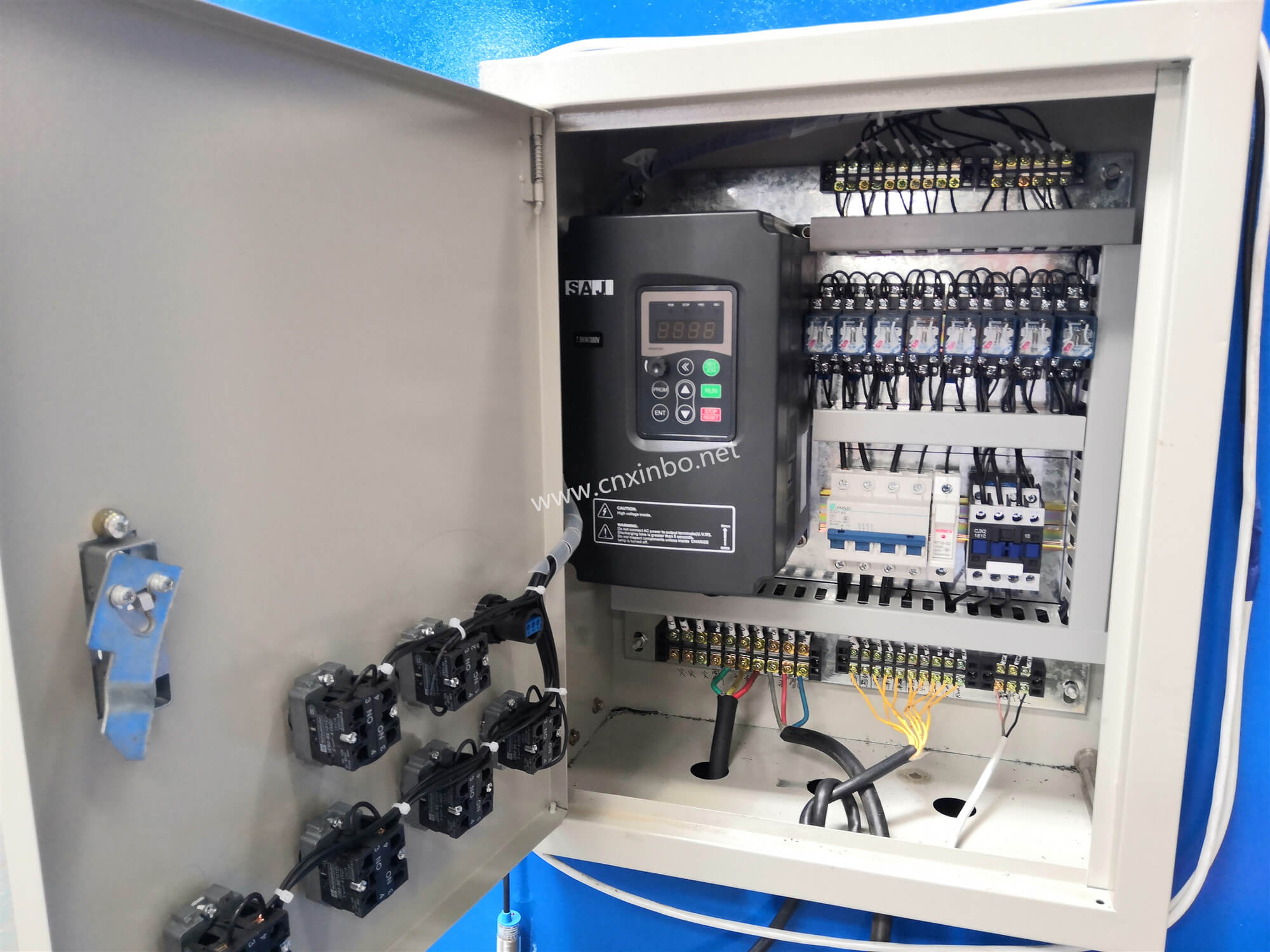 Hydraulic uncoiler machine