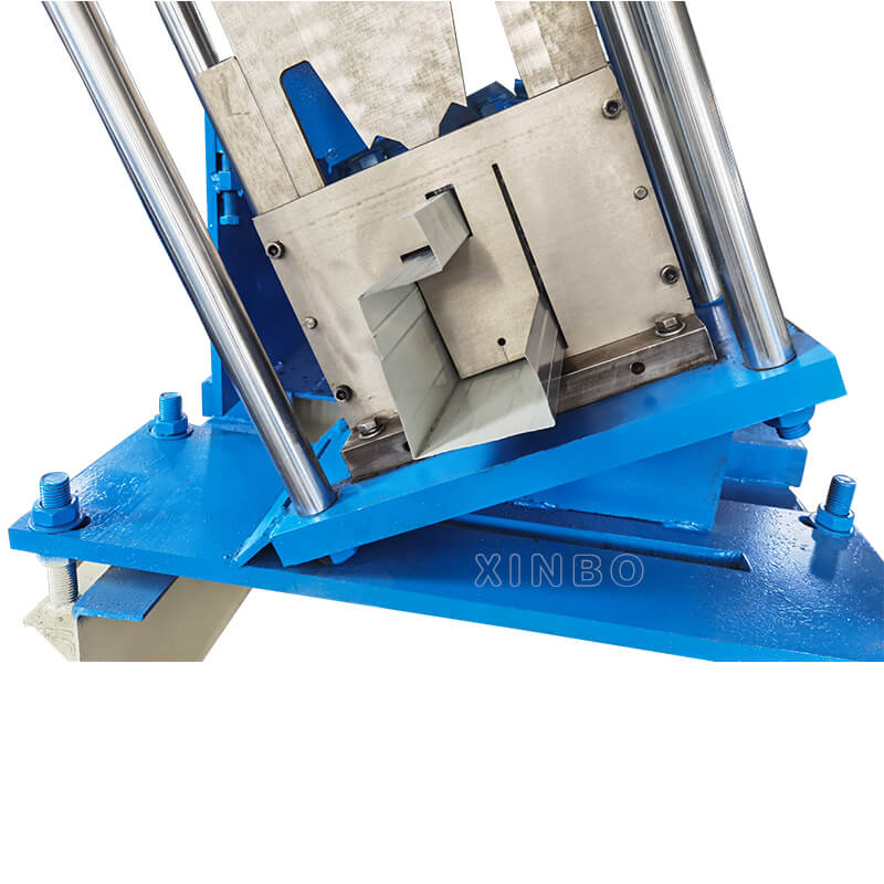Downpipe roll forming machine