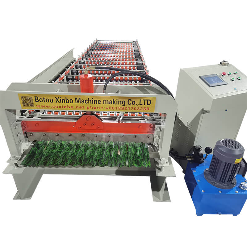 Corrugated panel roll forming machine