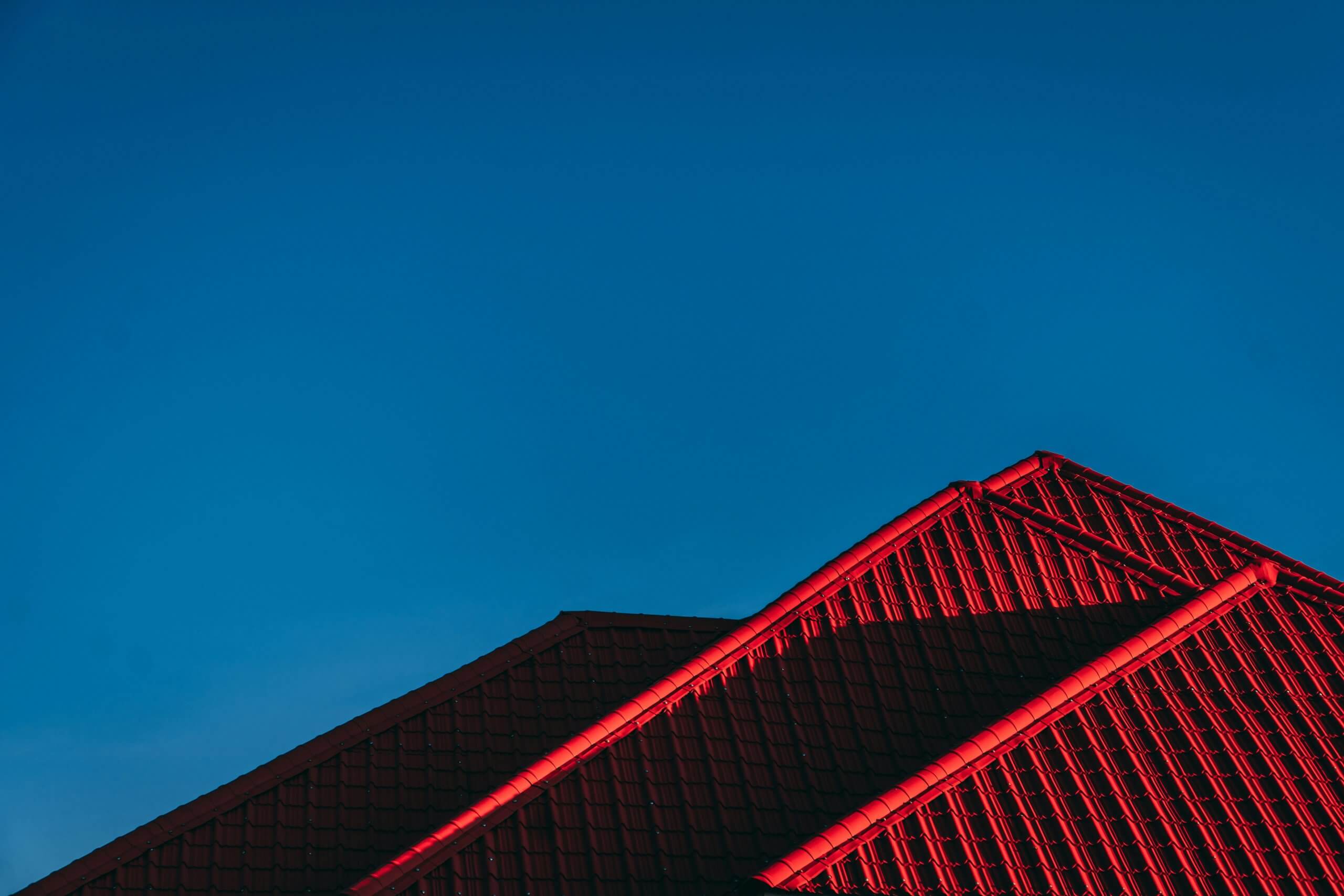 The Process of Creating Metal Roofs for Commercial Use