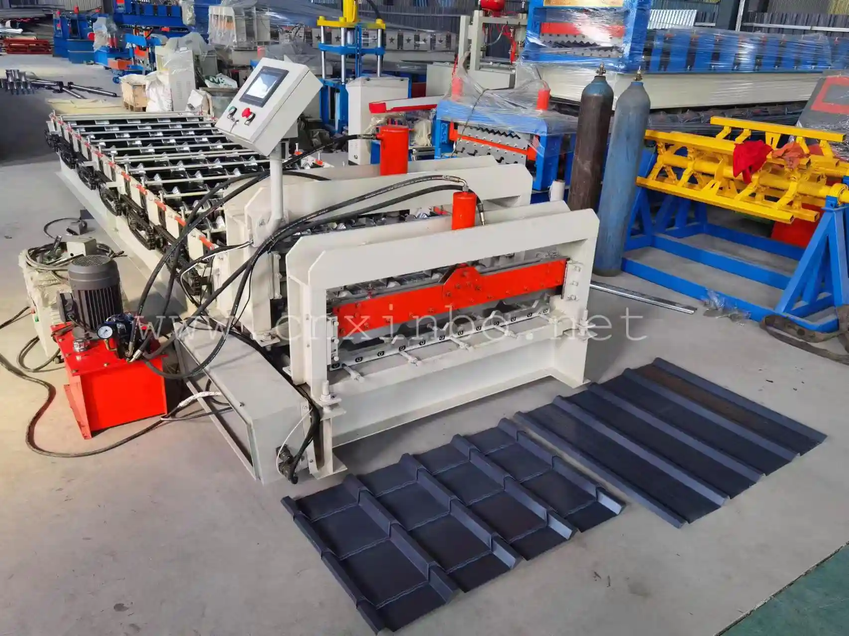 Key Reasons Metal Roofing Machines Are Preferred in Construction