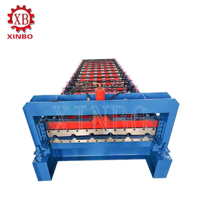Roof panel roll forming machine